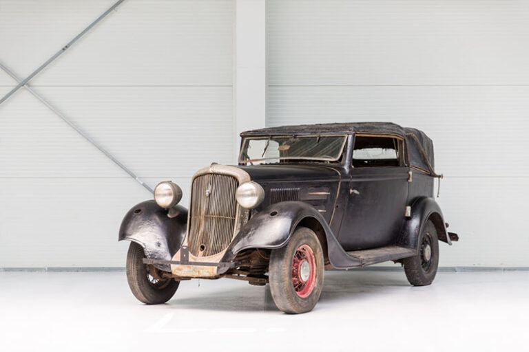 1934 Plymouth PE – De Luxe Cabriolet Petera