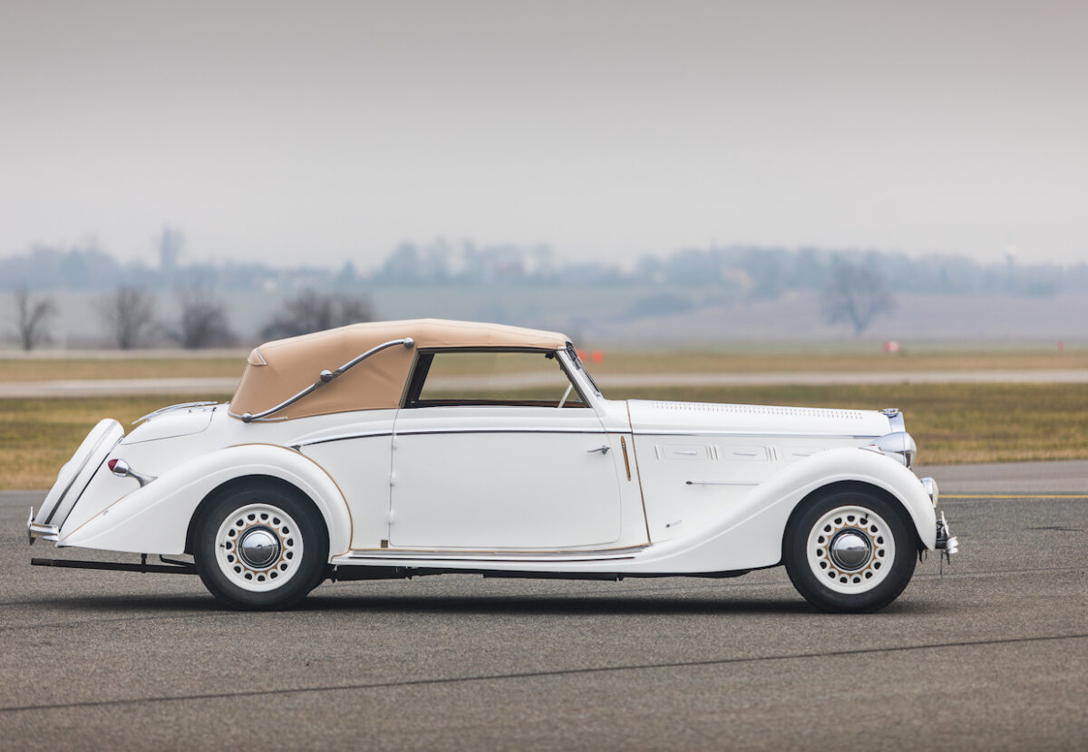 1937_delage_d6-70_cabriolet_by_henri_chapron_01