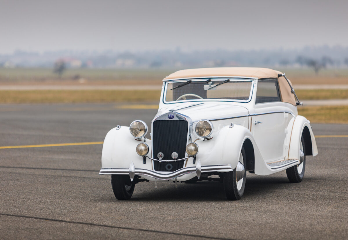 1937_delage_d6-70_cabriolet_by_henri_chapron_02