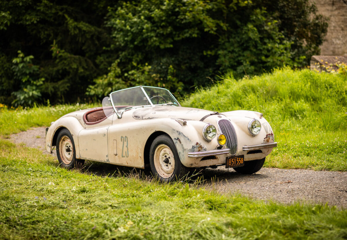 1954_Jaguar_XK120_010