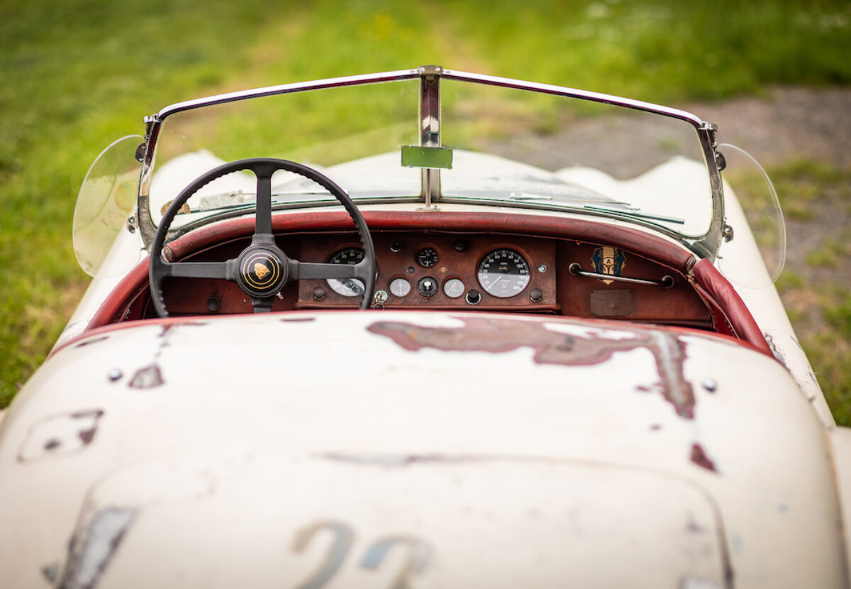 1954_Jaguar_XK120_017