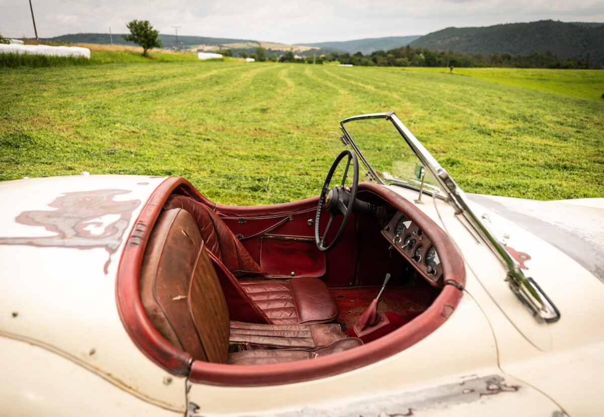 1954_Jaguar_XK120_020