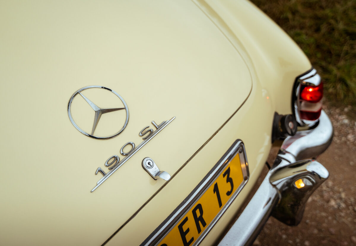 Mercedes-190SL-25