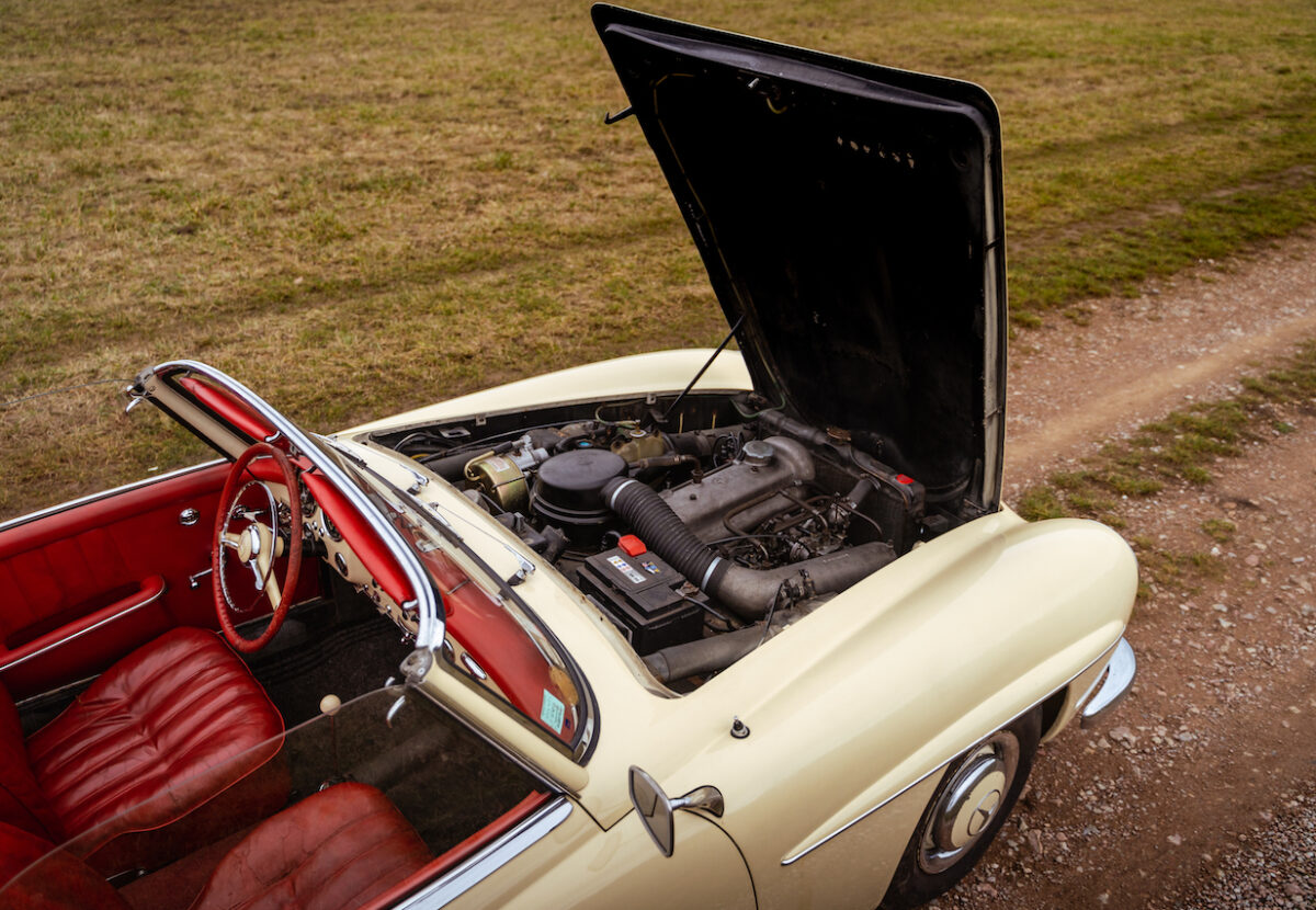 Mercedes-190SL-34