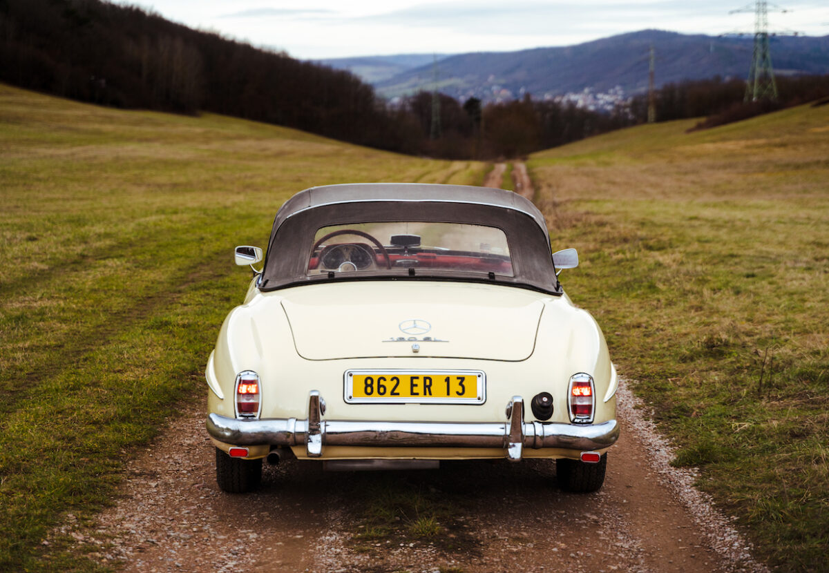 Mercedes-190SL-9